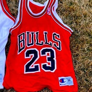 Michael Jordan Jersey size 36 in perfect condition **Rare**